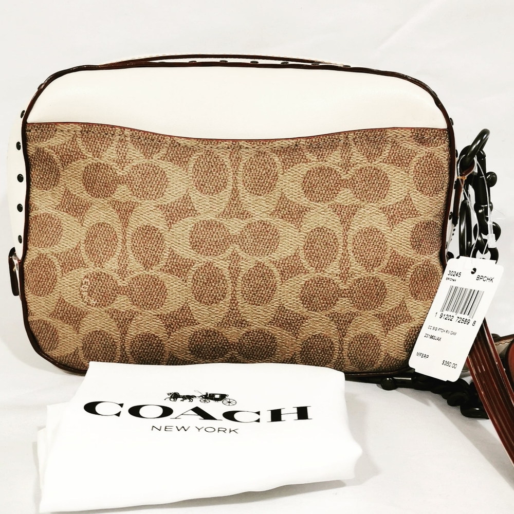 Coach Camera Bag In Signature Canvas With Rivets - Picture 4 of 6